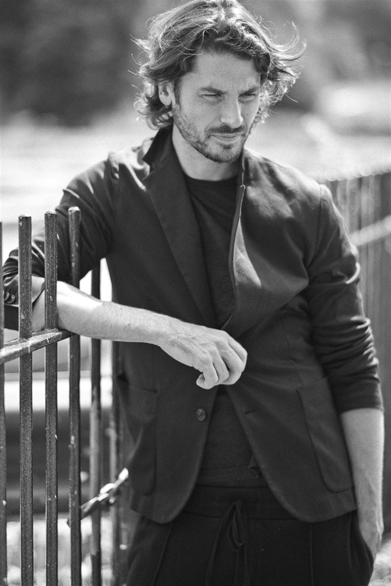 tom james photo
