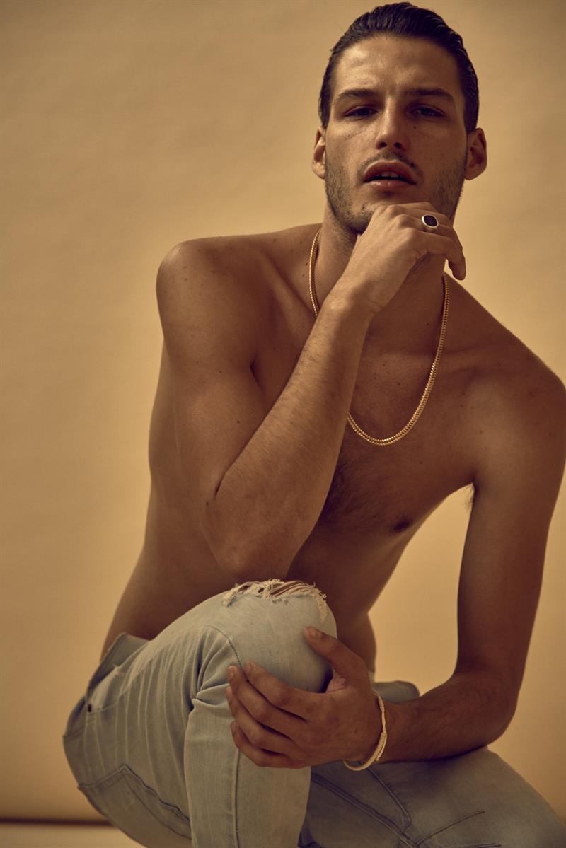 levi lomey photo