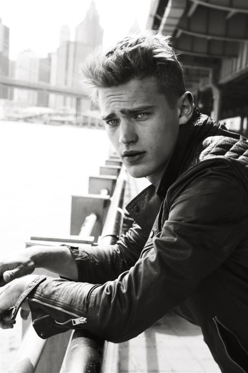 bo develius photo