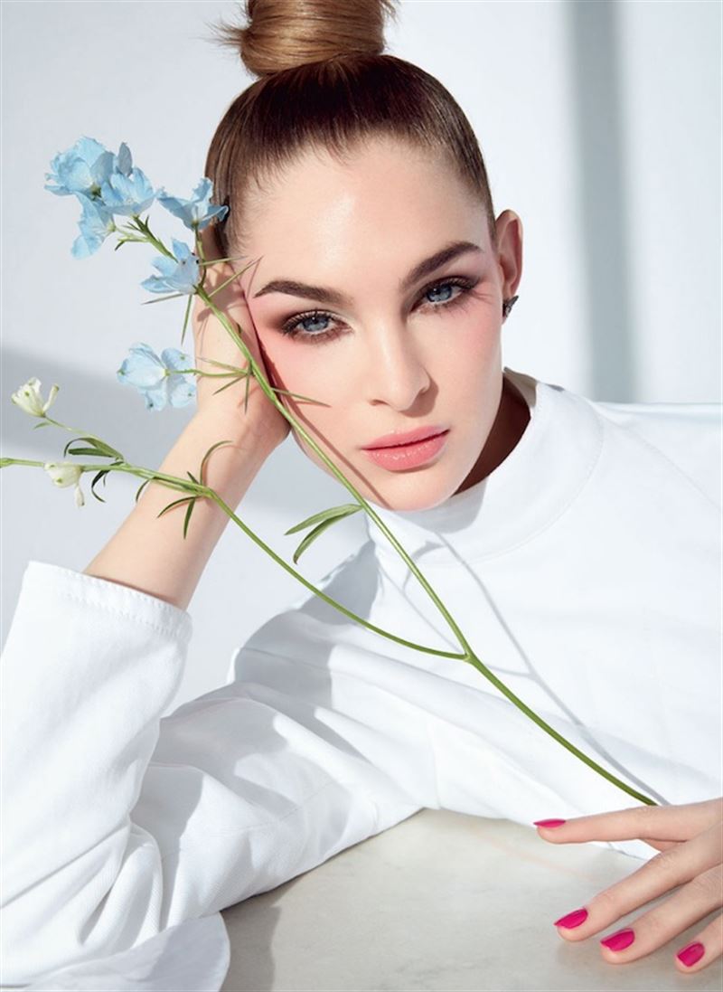 laura love photo