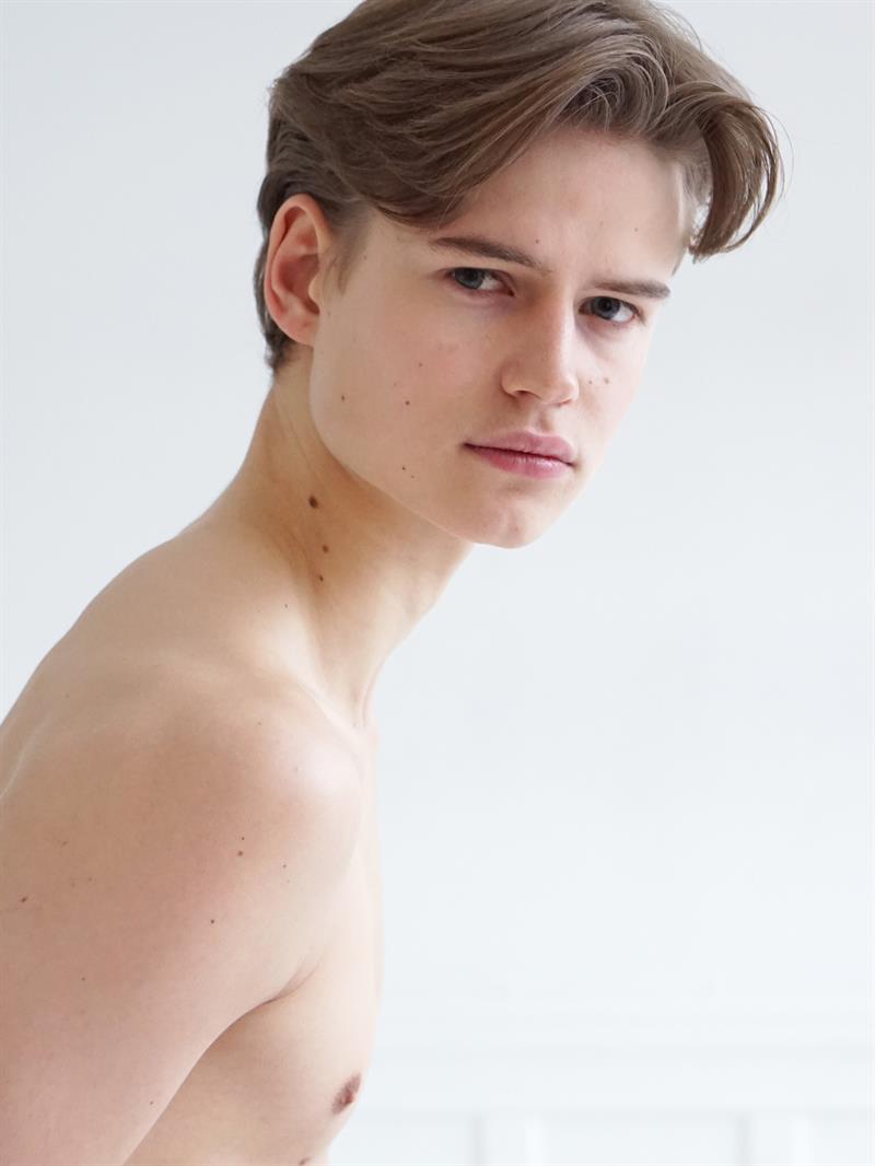 hjalmar huitfeldt photo