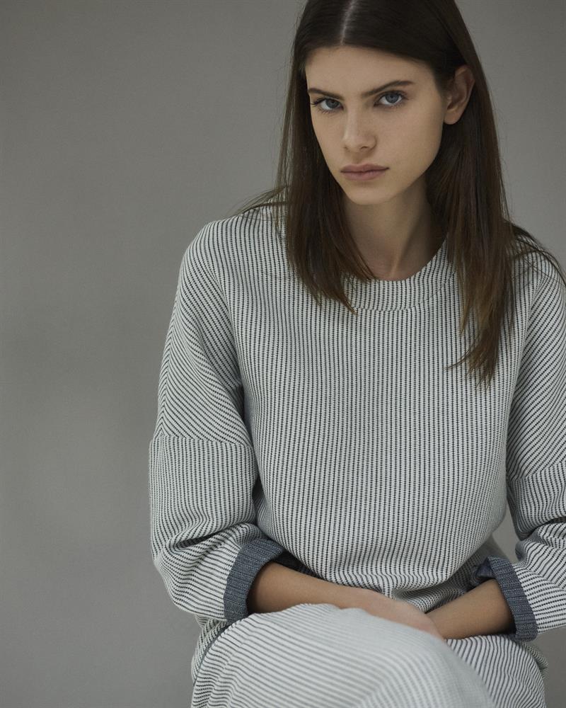 ema brenkusova' photo