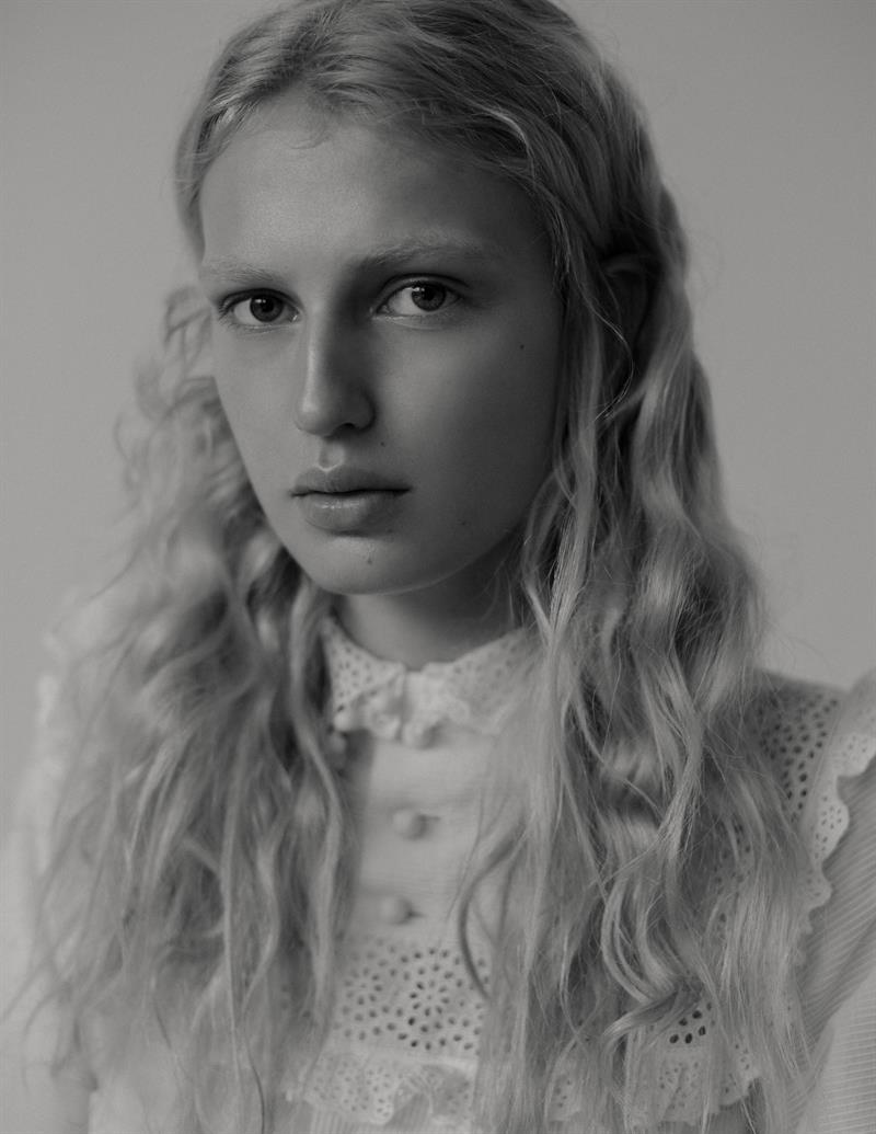aliz menyhert photo