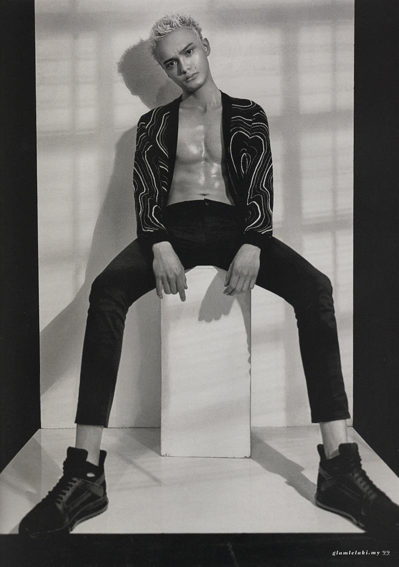 mika aaron photo