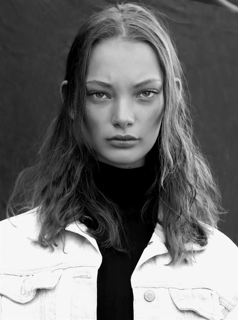 bethany de waal photo