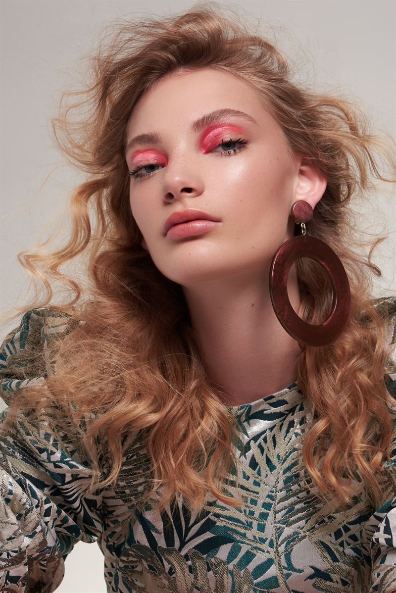 bethany de waal photo