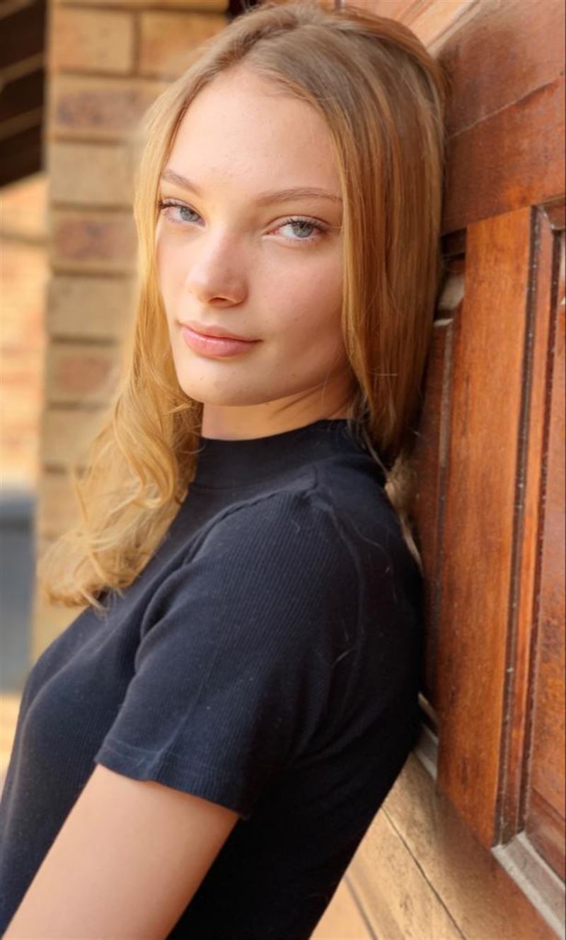 bethany de waal photo