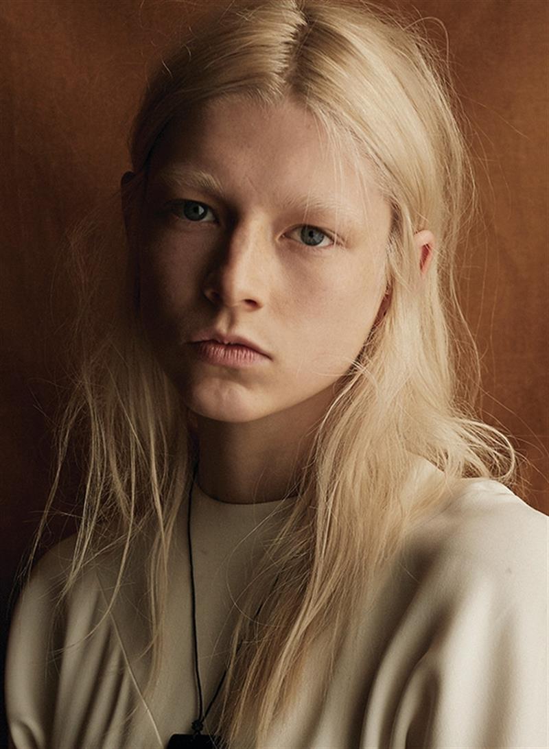 hunter schafer photo