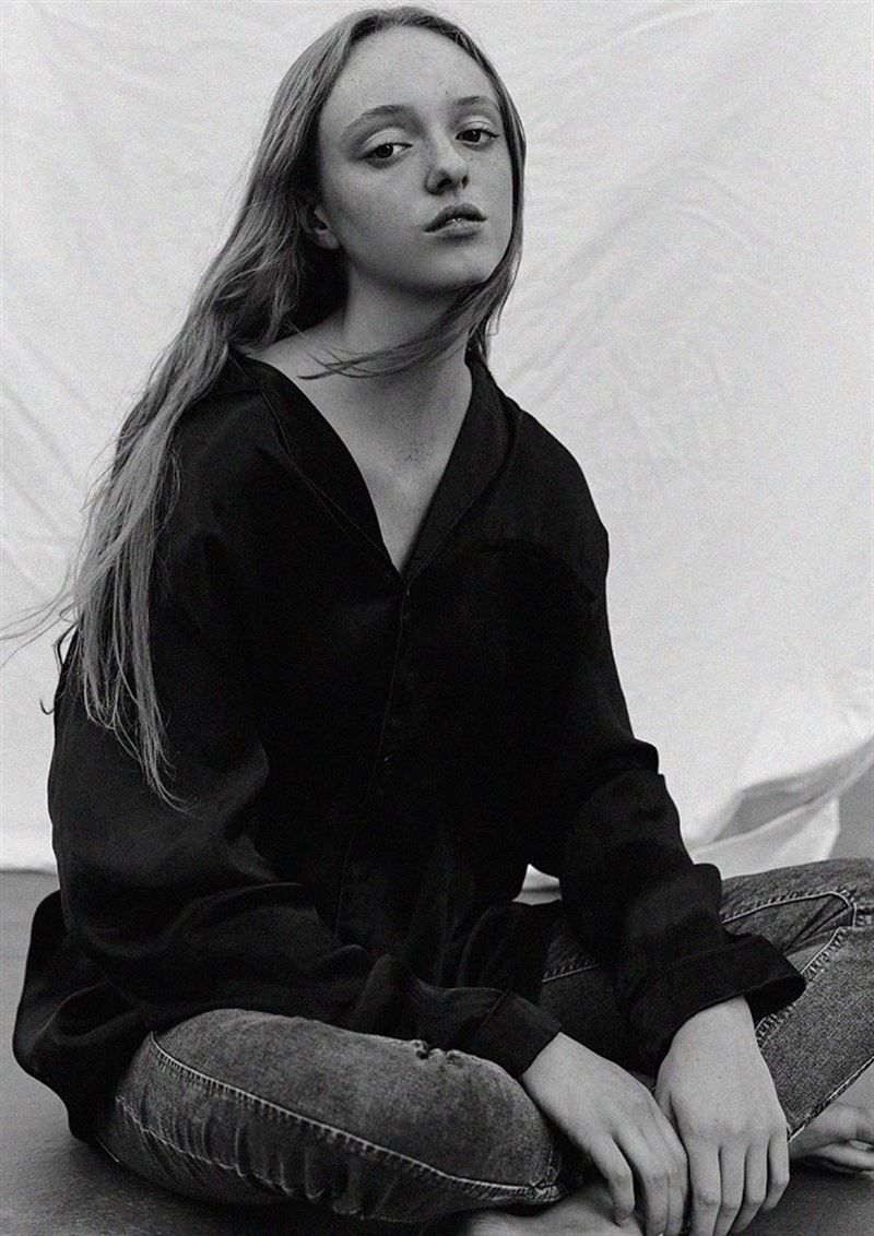 lara burger photo