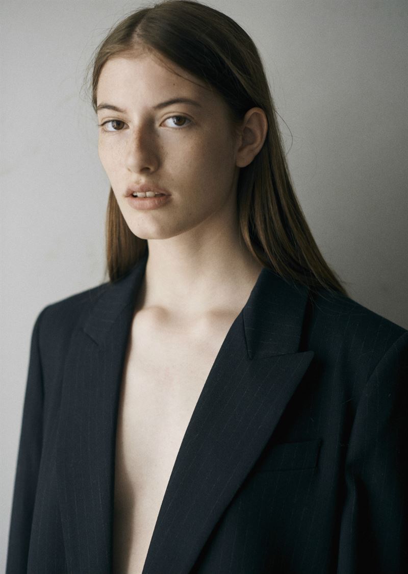lora stoitsova photo